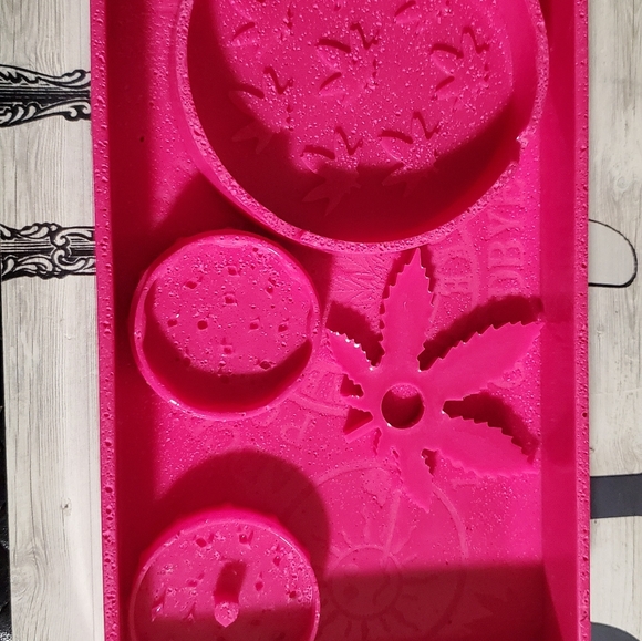 Custom items and purses and hats - Picture 2 of 16